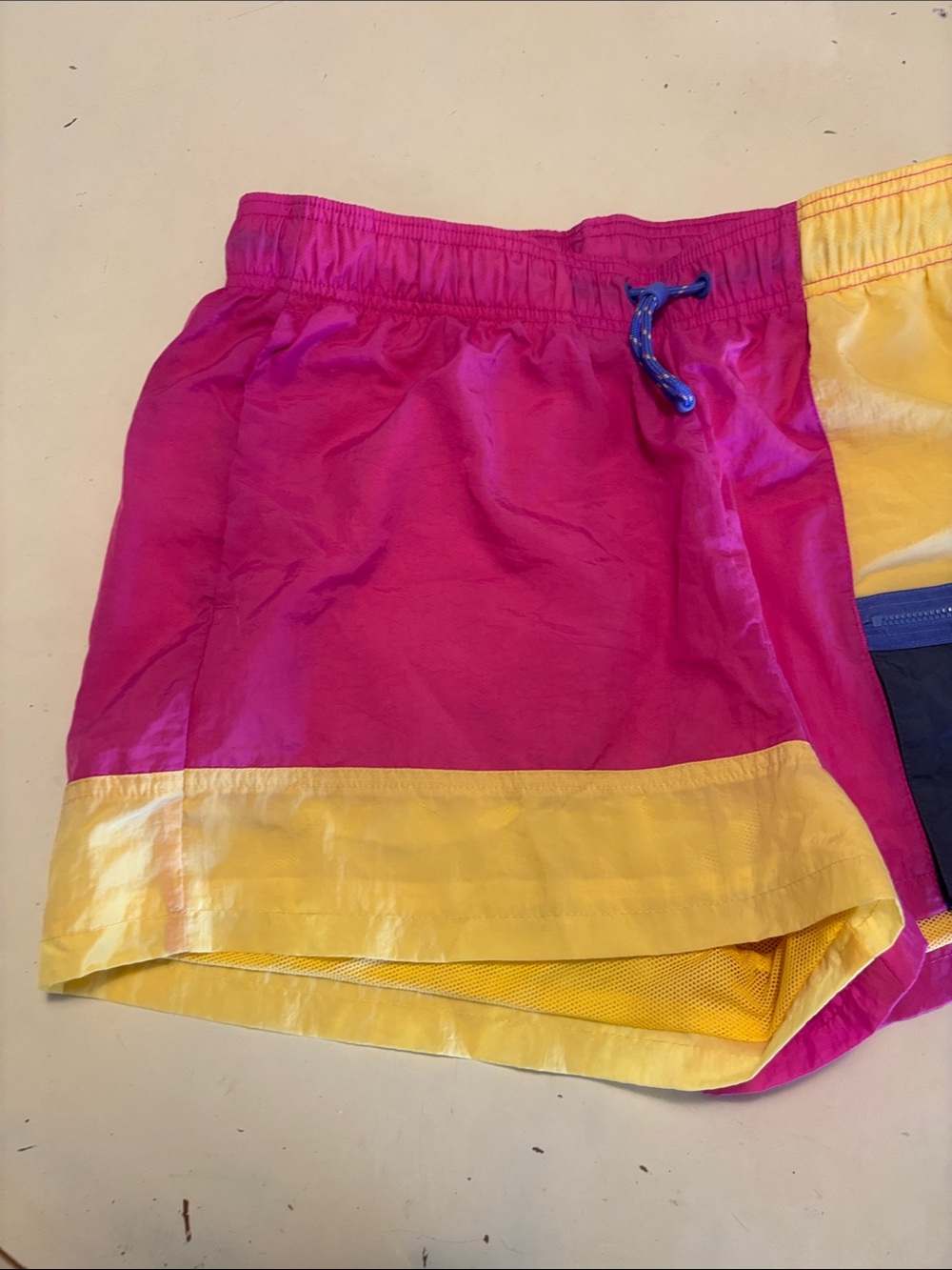 Nike Icon Clash Women’s Shorts Medium - Picture 6 of 12